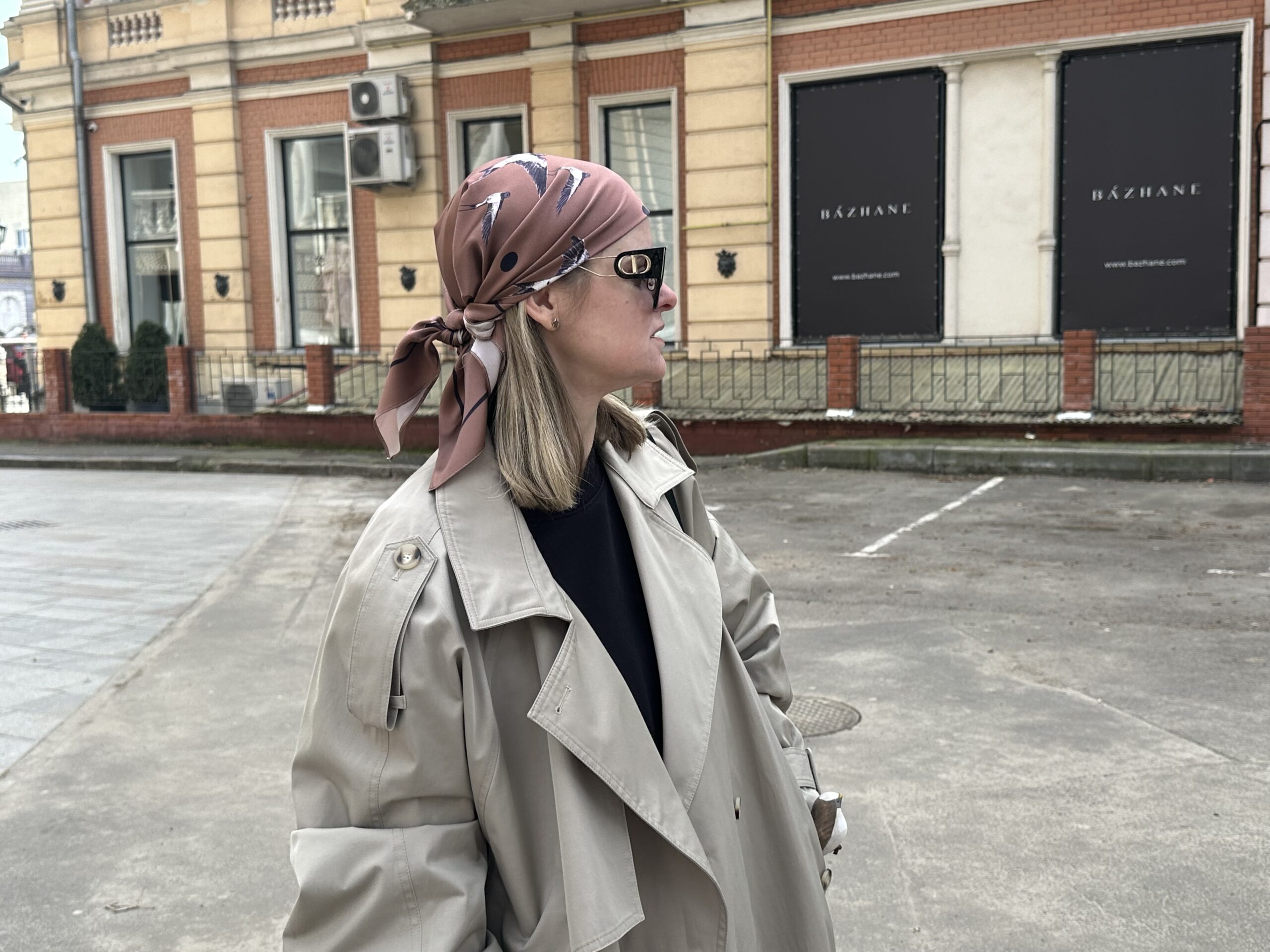 Шовкова бандана "Ластівки в саду" - Image 3